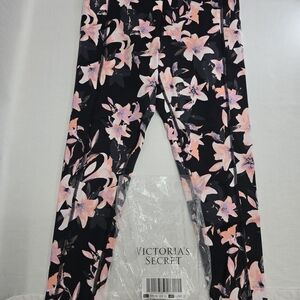 Victoria's Secret Womans Leggings - Black and Pink Floral
